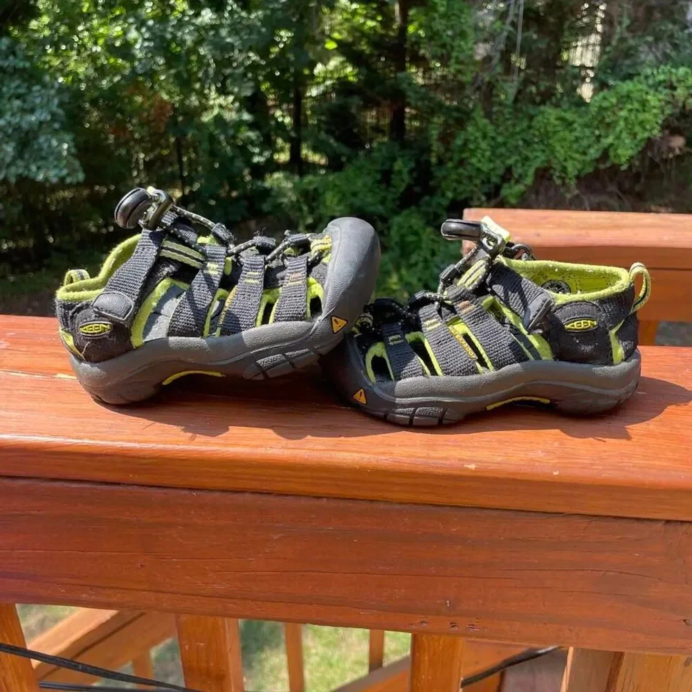 Kids 8 Keen Newport H2 Water Sandals